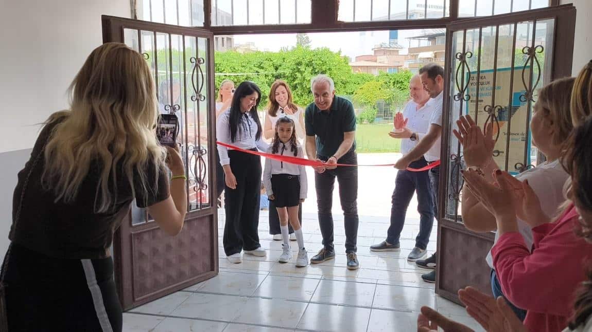 Öğrencimizin resim sergisi.