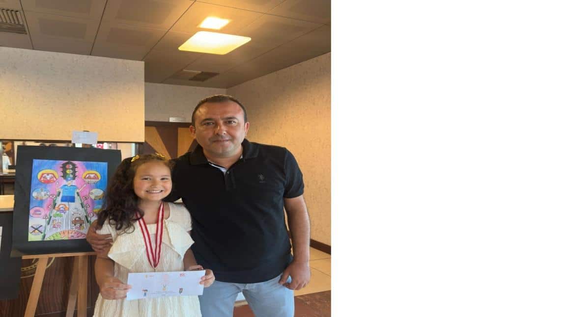 3/F Sınıfı Öğrencimiz Öykü Mercan KESKİN Resim Yarışmasında Hatay 1. Olmuştur.